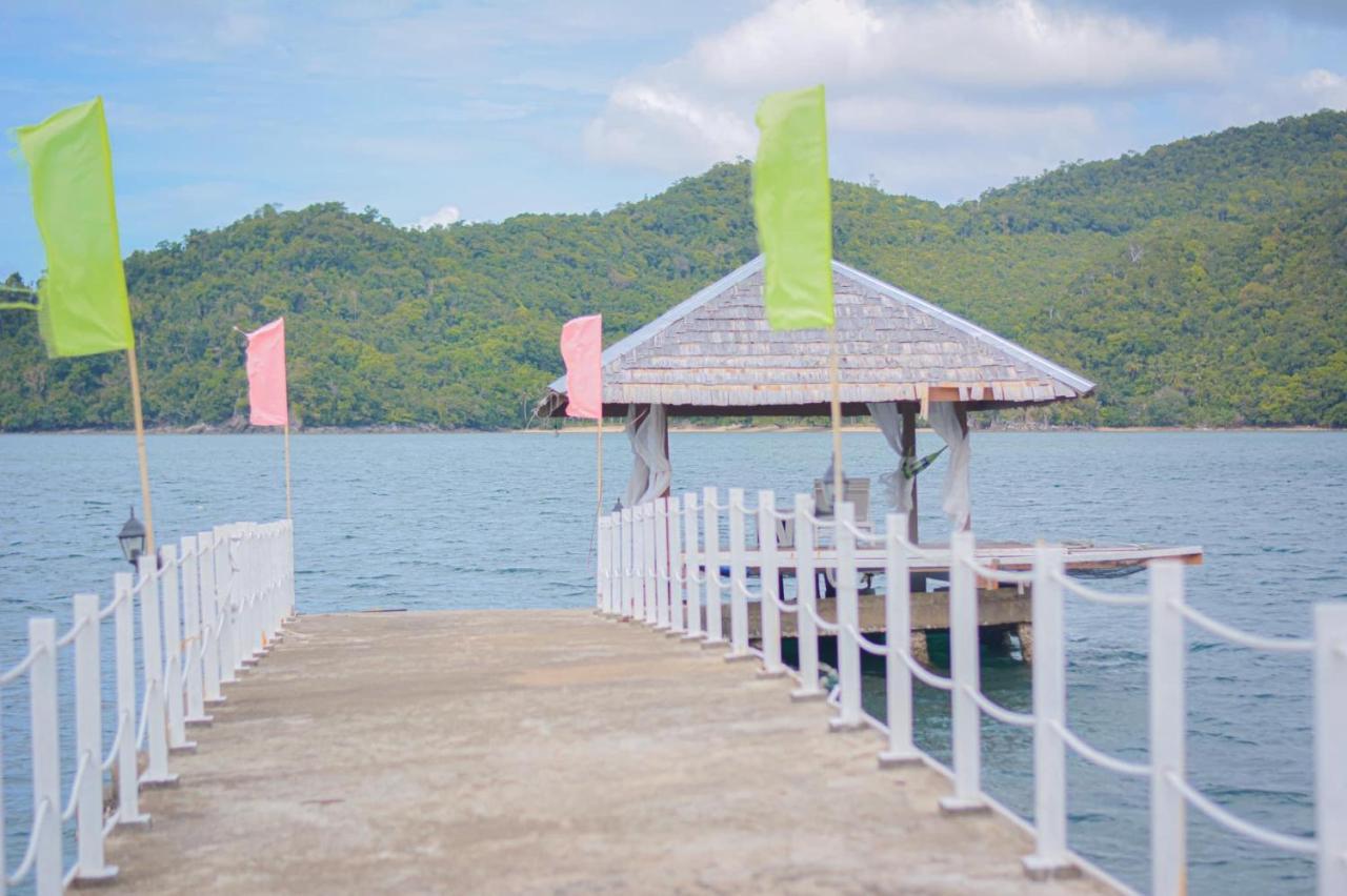 Pangulatan Beach Resort El Nido Buitenkant foto